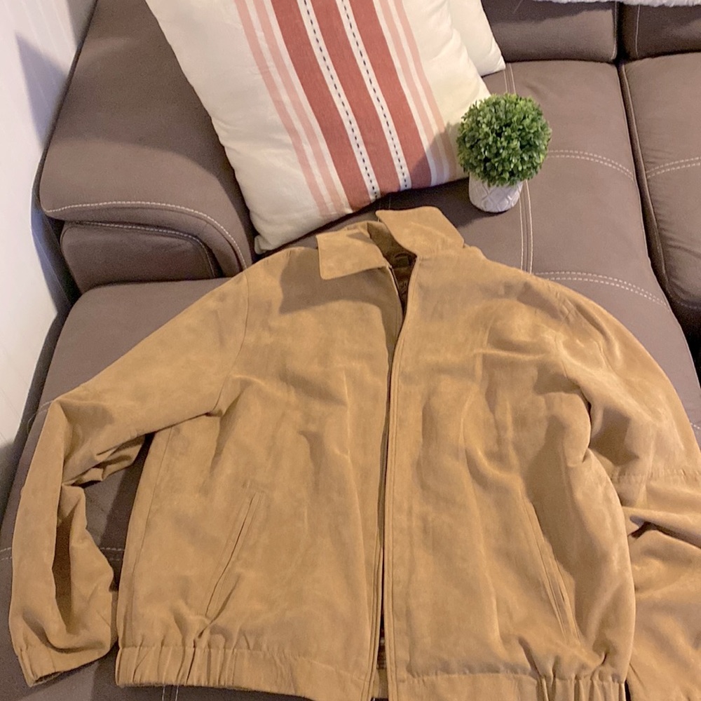 Men’s columbia heavier.